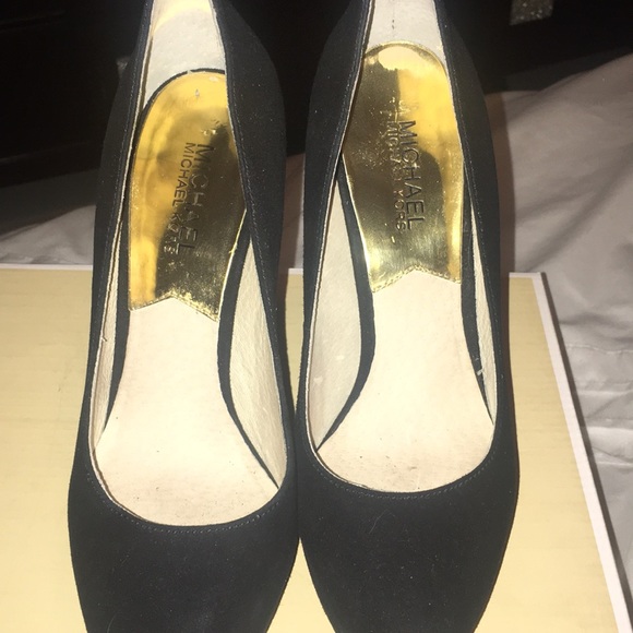 Michael Kors York Pump - Picture 6 of 7